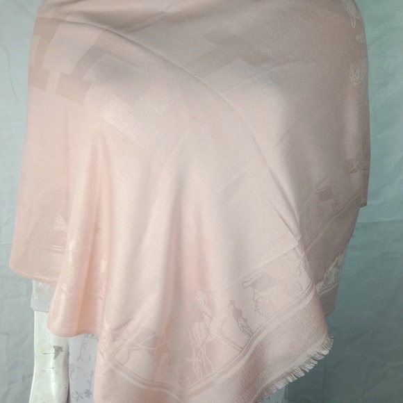 HERMES Scarf Shawl  Wrap Stole 65% Cashmere 35% Silk  Light Peach Used - Picture 1 of 6